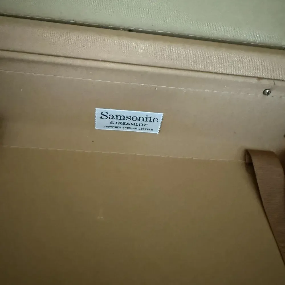 Vintage Samsonite Streamlite Red Hardshell Suitcase 21